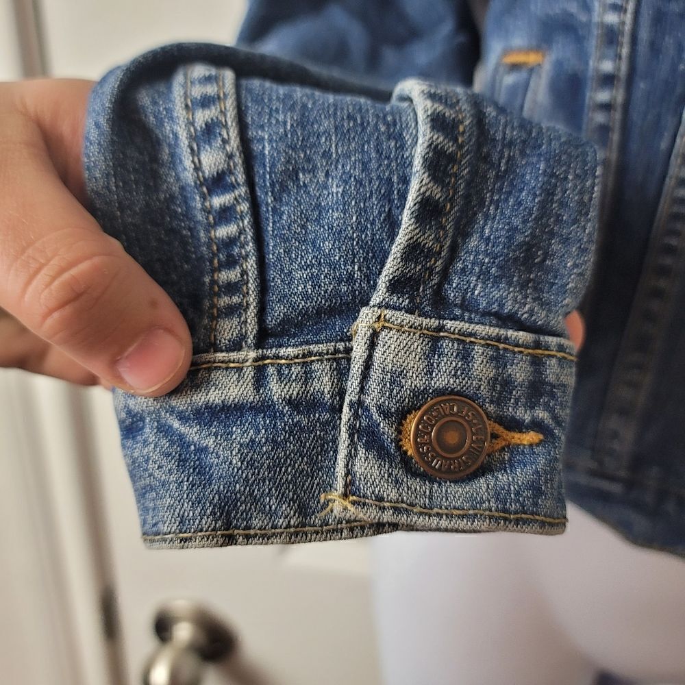 VINTAGE LEVI Trucker Denim Jacket - Picture 2 of 12